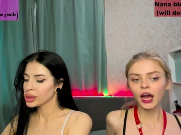 couple Cam Girls Free with poison_girls