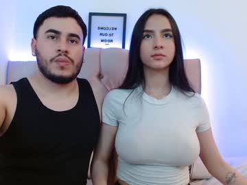 couple Cam Girls Free with moonbrunettee