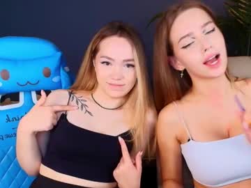 couple Cam Girls Free with top_twins