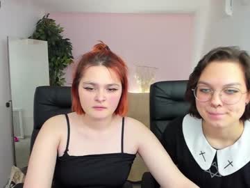 couple Cam Girls Free with doreen_and_mona