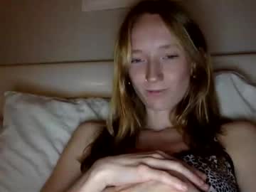 girl Cam Girls Free with littlee_redd